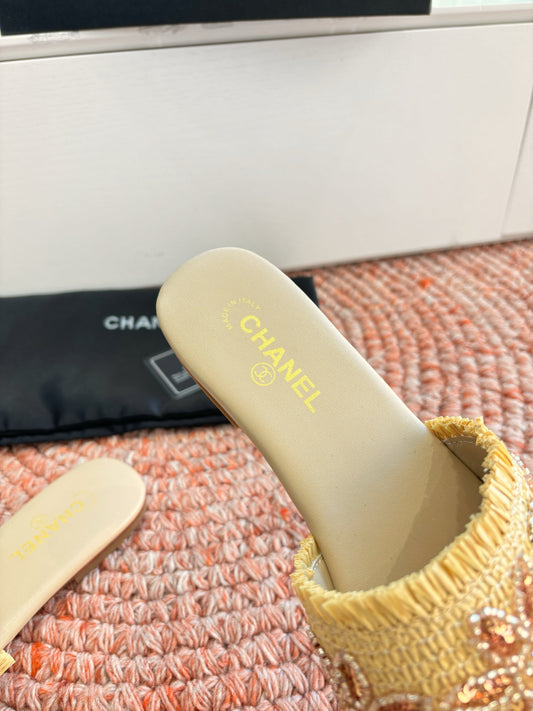 CC 26s Slippers Yellow Beige Fabric Sheepskin 648231