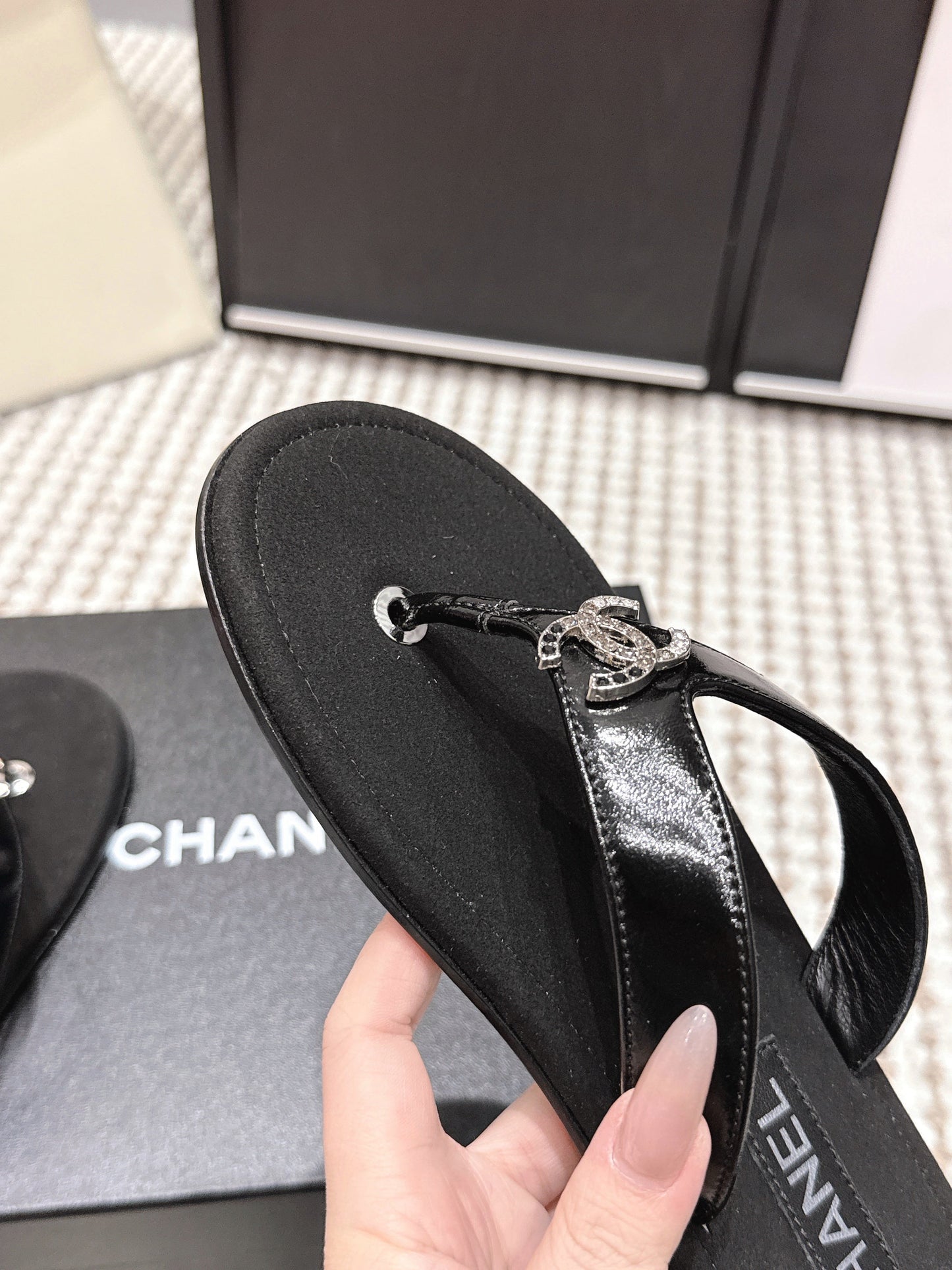 CC 26s Thong Sandals Black Suede Sheepskin 632352