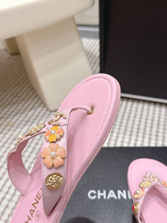 CC 26s Thong Sandals Pink Sheepskin Multicolor Charm 632362