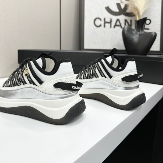 CC 26s Casual Sneakers White Black Sliver Fabric Cowhide 626375