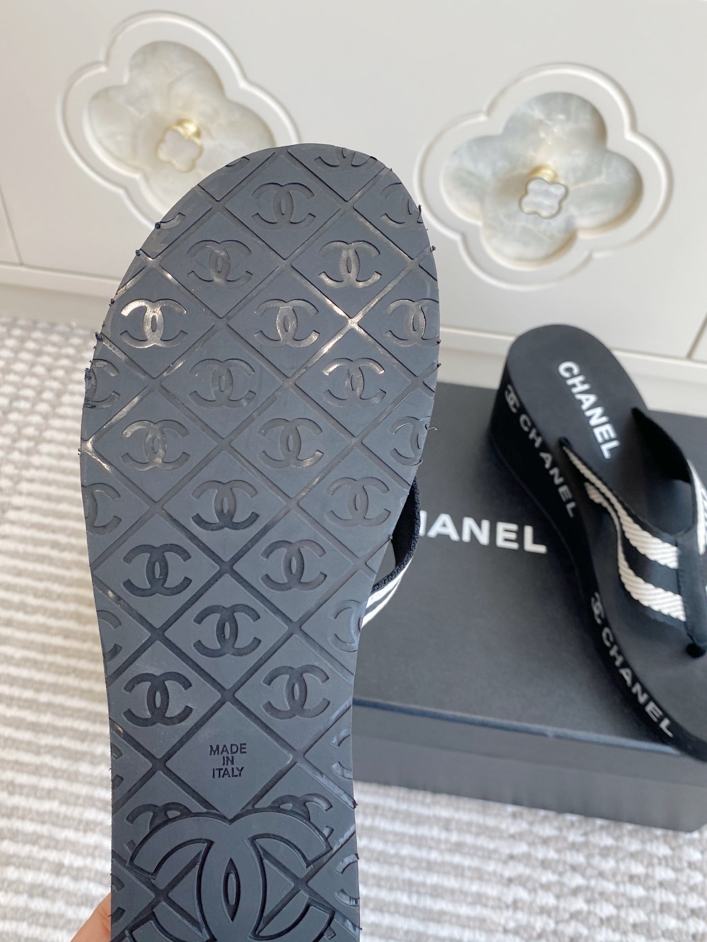 CC 26s Thong Sandals 65 Black White Rubber Leather 647677