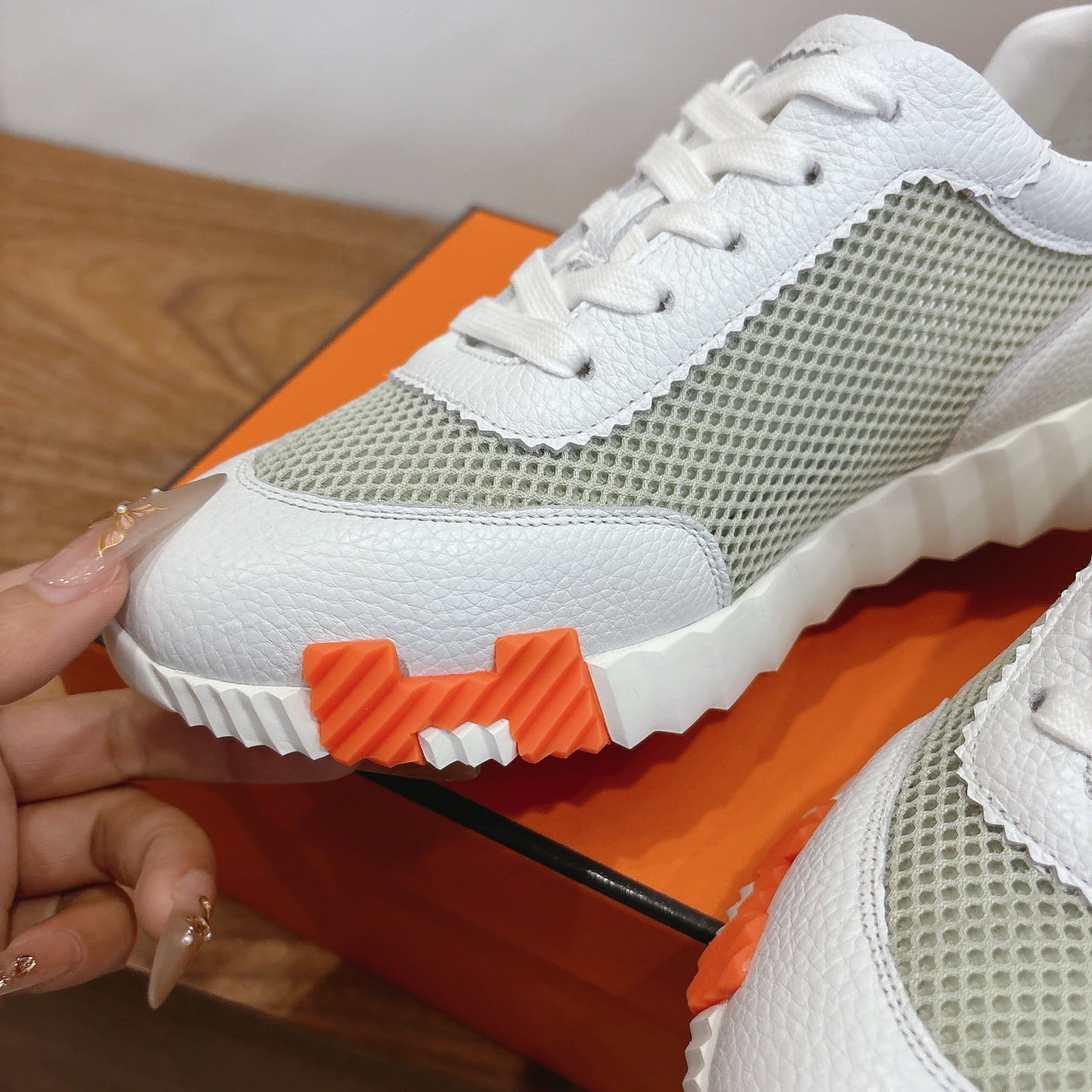 HM 26ss Sneakers White Light Green Cowhide Fabric 638564