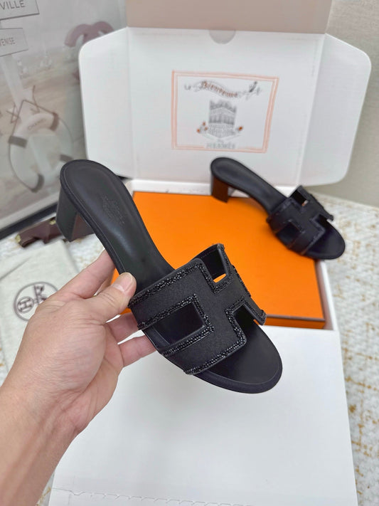 HM 26ss Oran Sandals 50 Black Sheepskin Rhinestone 625234