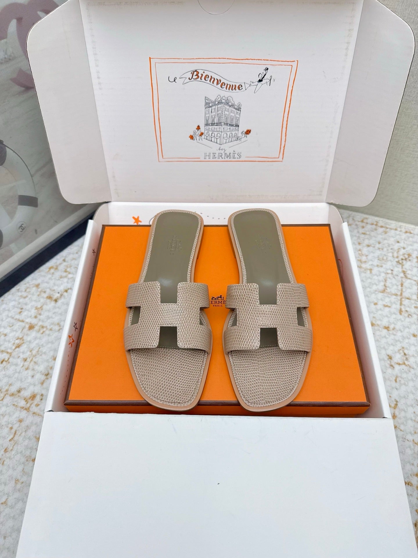 HM 26ss Oran Sandals Beige Olive Green Cowhide 625039