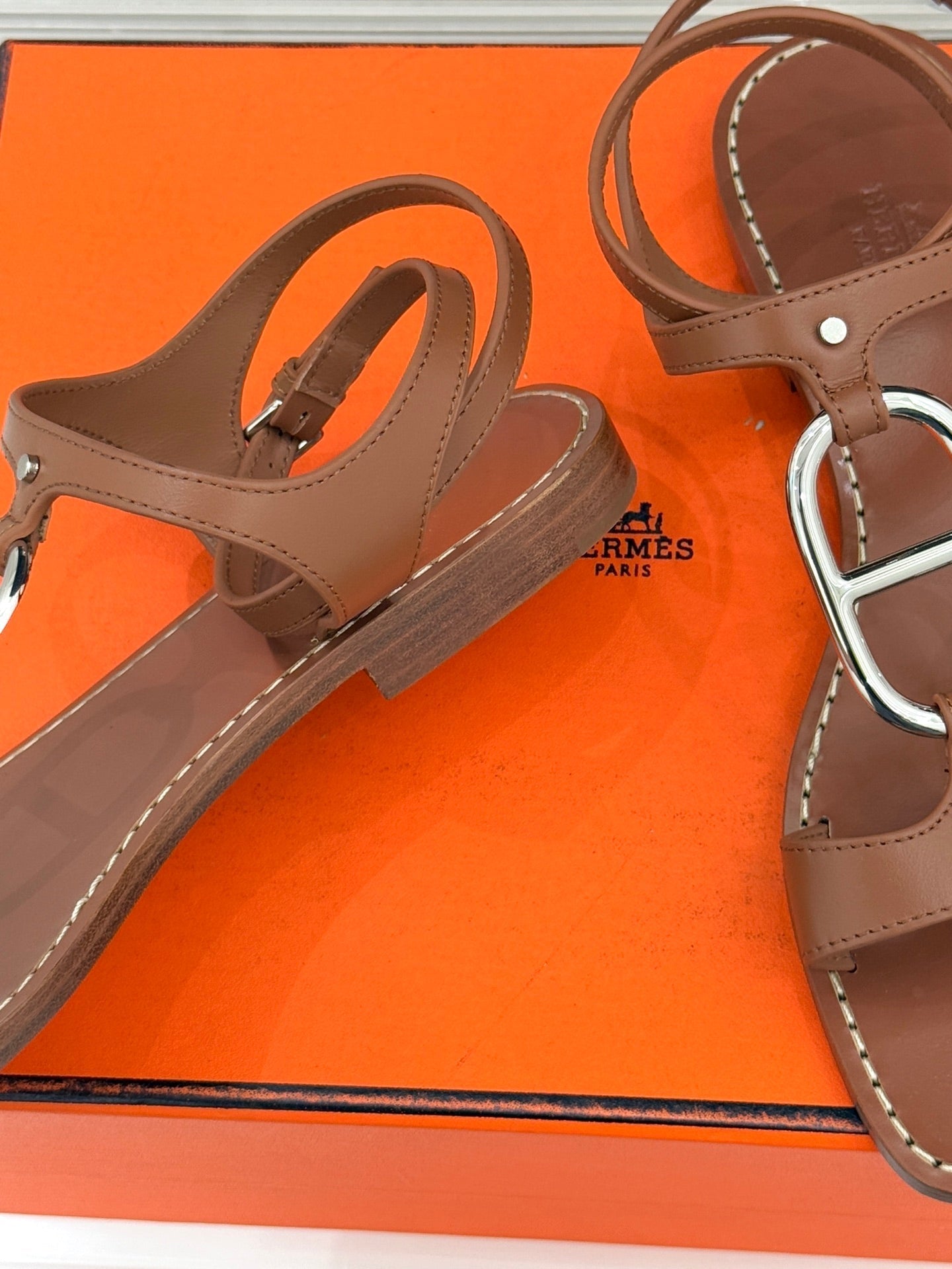 HM 26ss Pig Nose Sandals Brown Sheepskin 642846