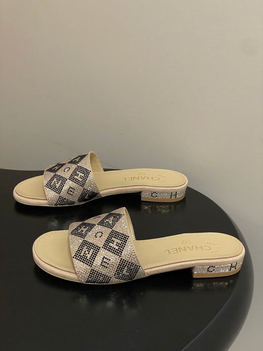 CC 26s Flat Sandals Beige Sheepskin Rhinestones 649520