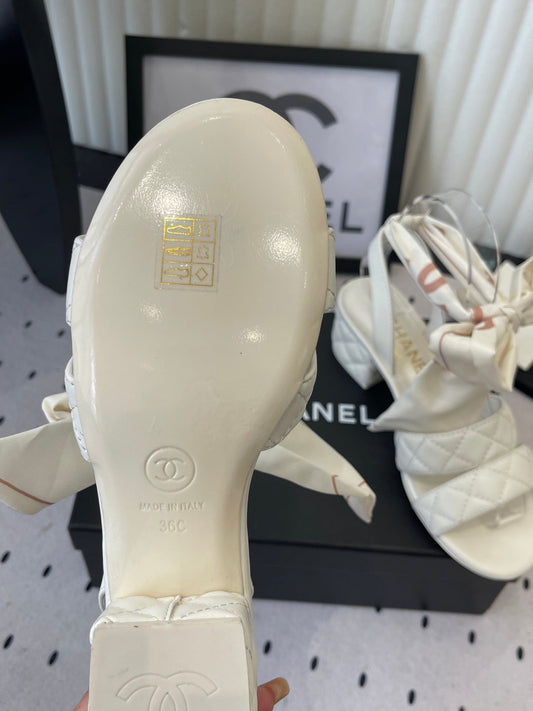 CC 26s Sandals 55 White Sheepskin 650079