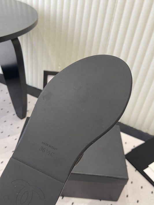 Chanel 2026 Thong Sandal Black Sheepskin 720044