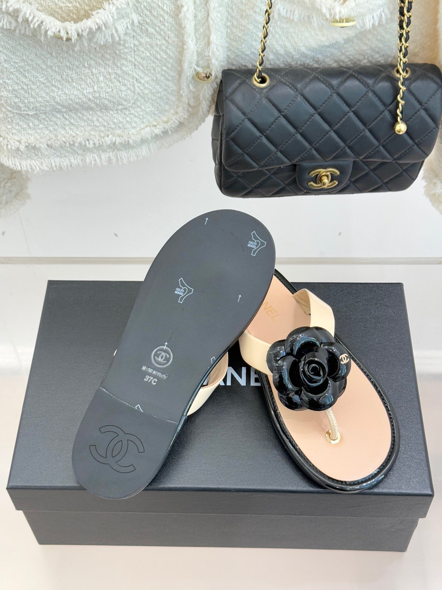 CC 26 Camellia Thong Sandal Beige mix Black Sheepskin 609999