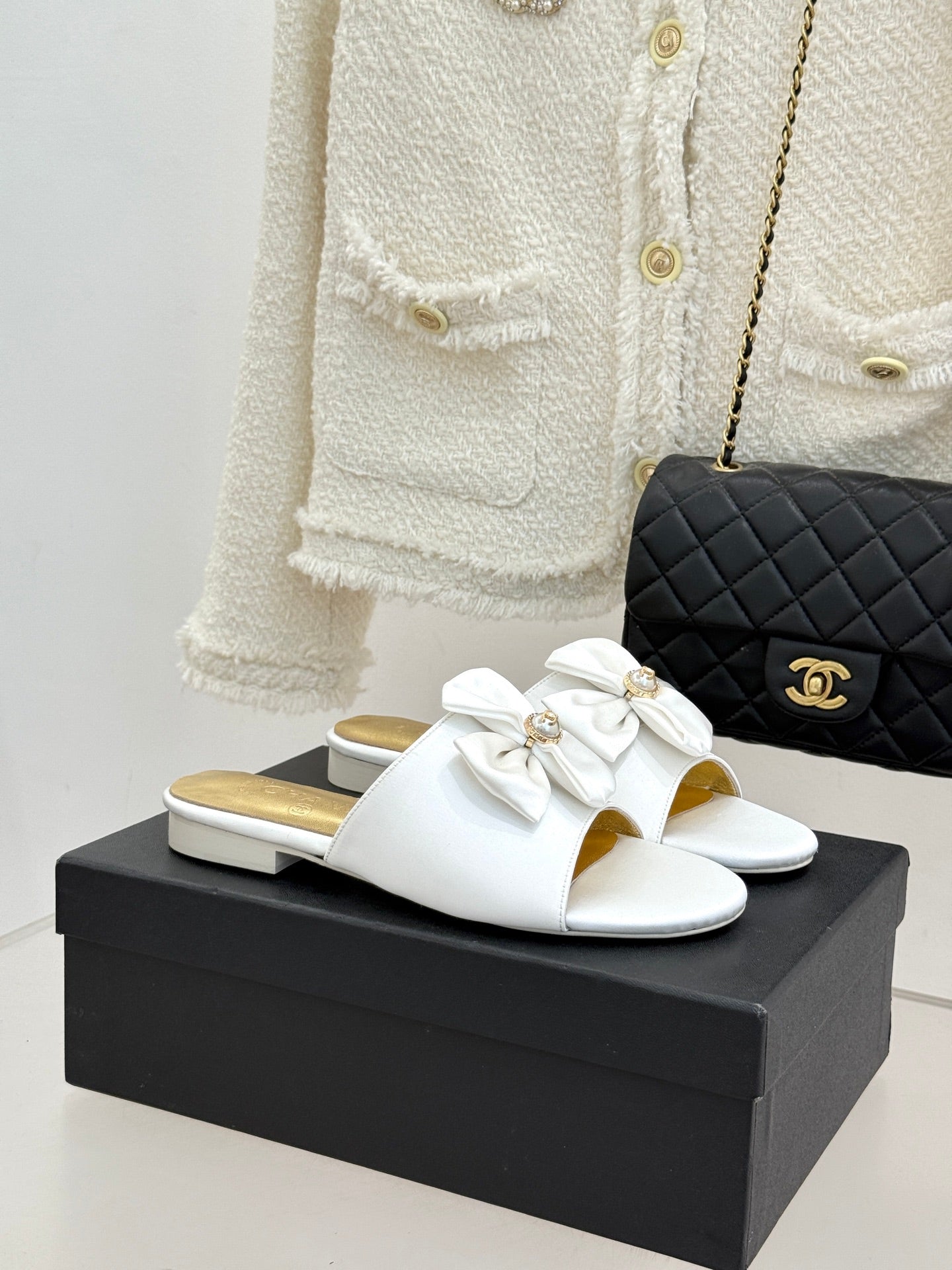 CC 26 Bow Flat Sandal White Gold Satin Sheepskin 609800