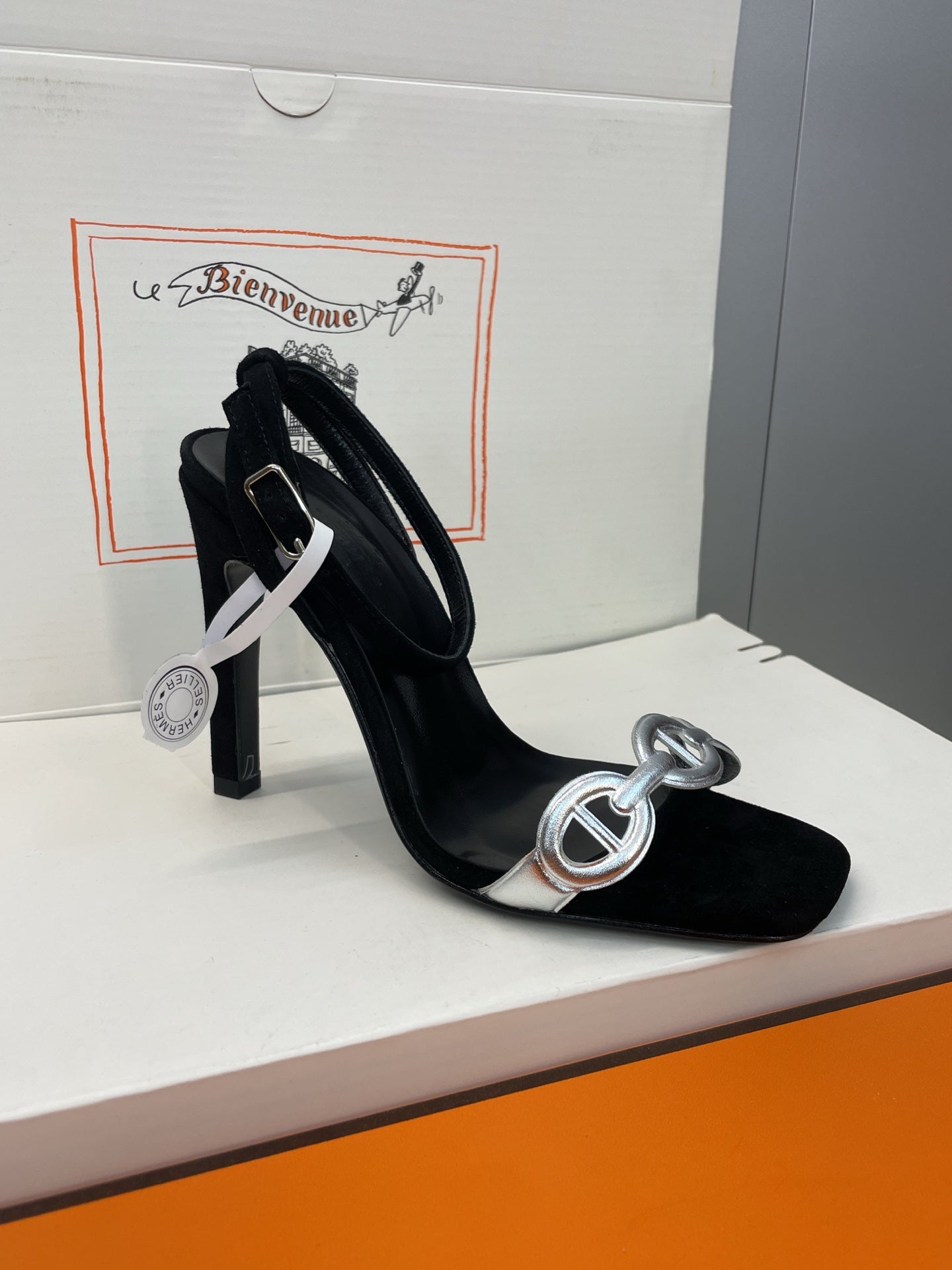 HM 26ss Pig-Nose Sandals 105 Black Suede Leather 607083