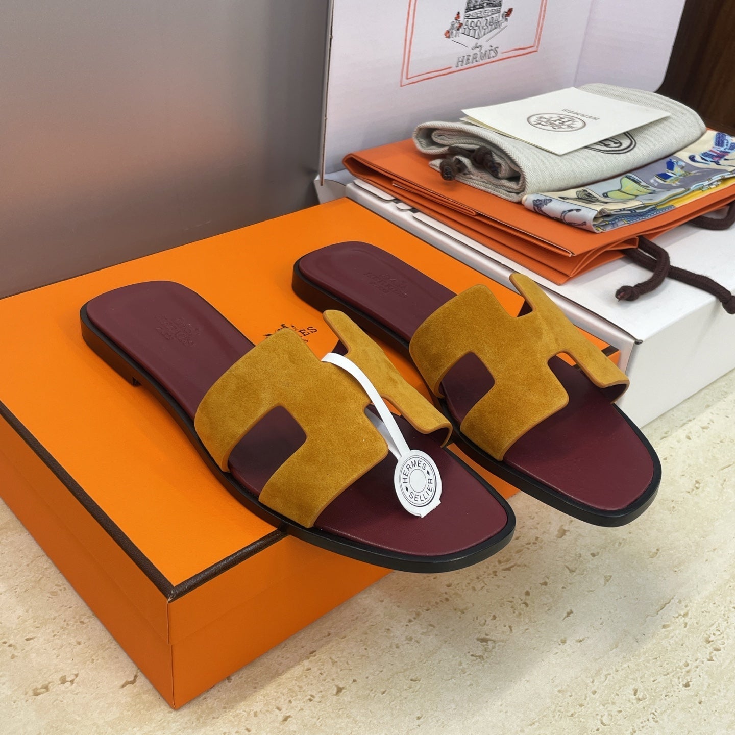 HM 26ss Oran Sandals Burgundy Yellow Suede Cowhide 607211