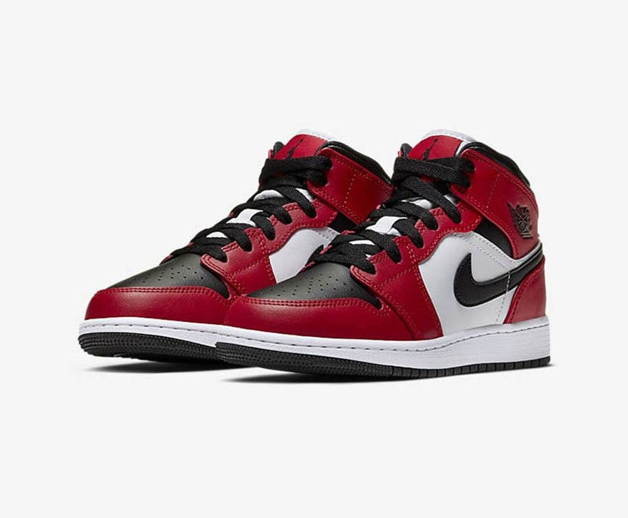 Jordan 1 Mid Chicago Black Toe 554724 Sneakers - Game Changer