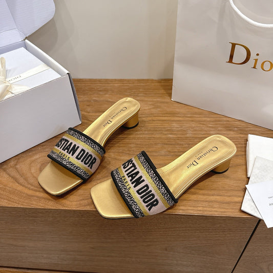 CD 26s Square - Toed Sandals Canvas Cowhide 685446