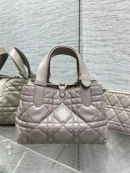 Dior 2026 Toujours Vertical Tote Bag Elegant Grey Calfskin 286656