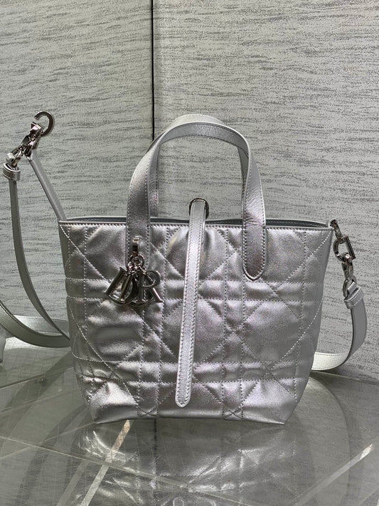Dior 2026 Toujours Vertical Tote Bag 18cm Macrocannage Calfskin 286459