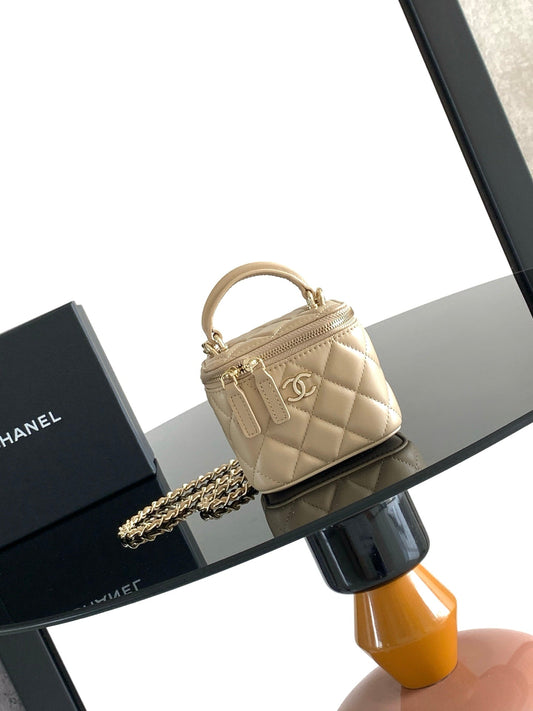 Chanel 2026 Chain Handle Makeup Bag 11cm Lambskin