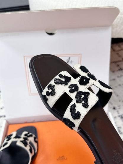 HM 26ss Oran Sandals Black Ivory Denim Cowhide 617184