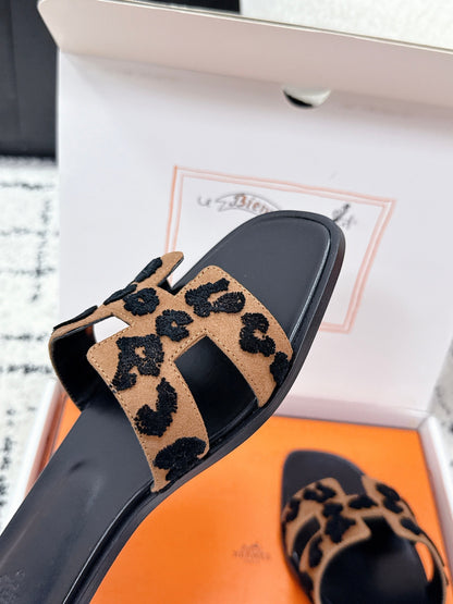 HM 26ss Oran Sandals Black Brown Cowhide 617185