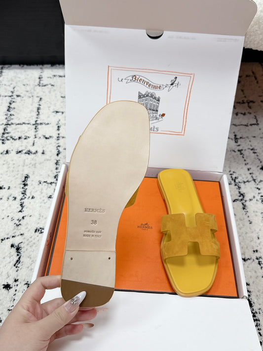 HM 26ss Oran Sandals Yellow Suede Cowhide 617194