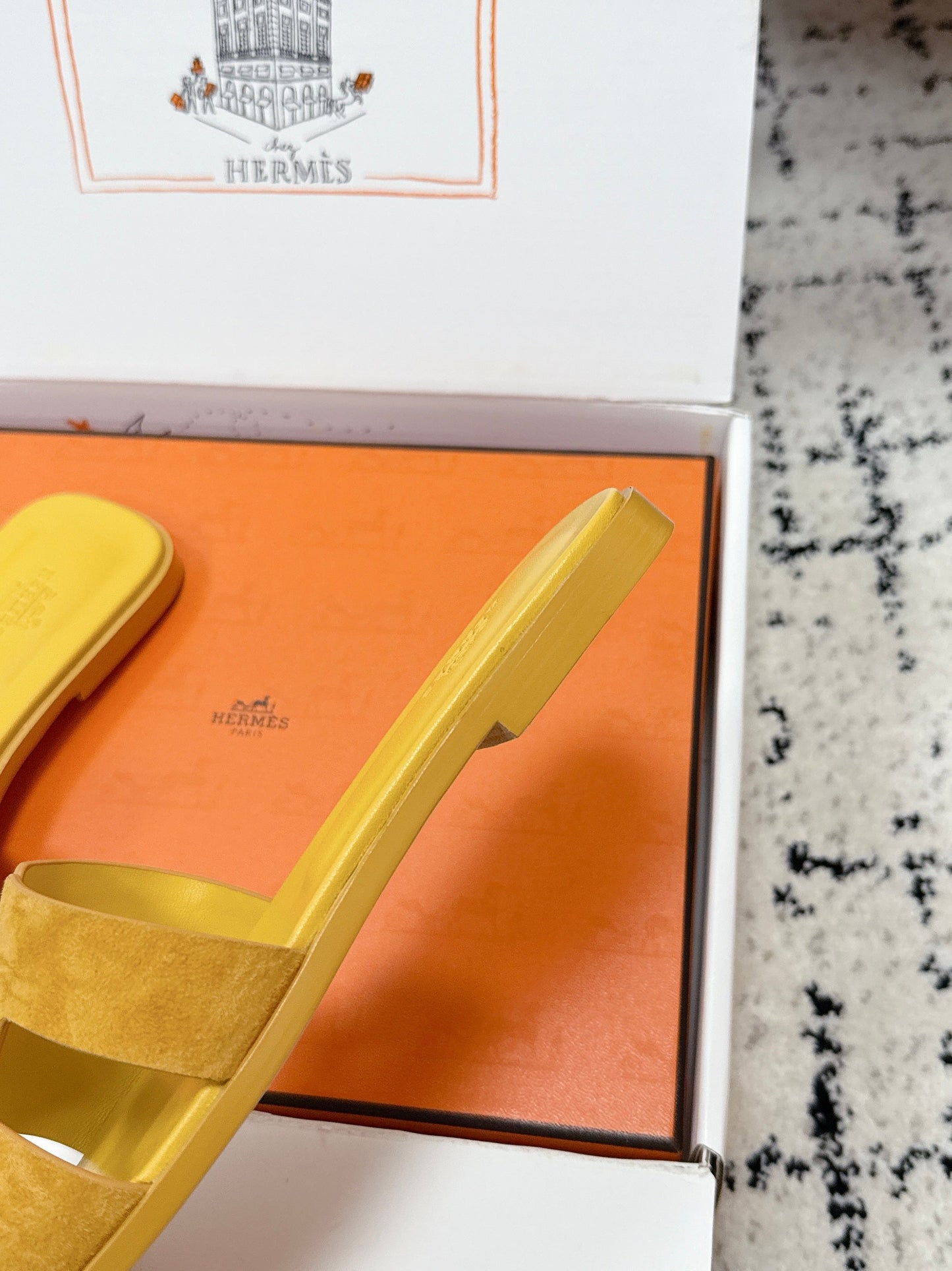 HM 26ss Oran Sandals Yellow Suede Cowhide 617194