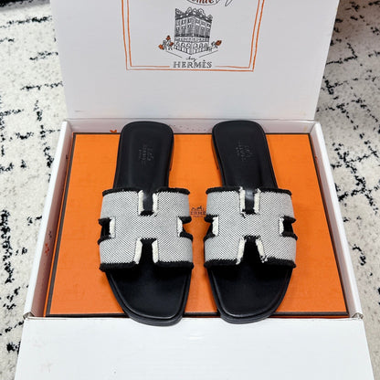 HM 26ss Oran Sandals Canvas Cowhide