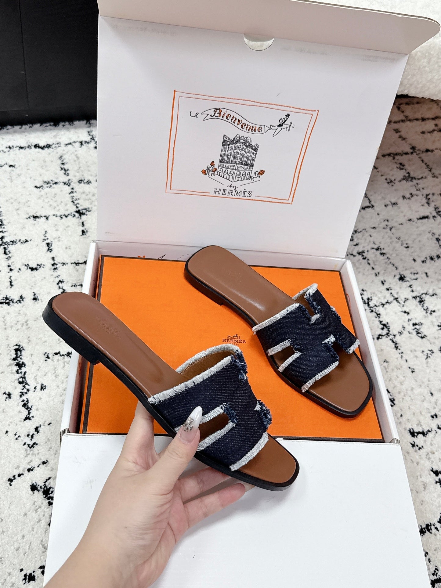 HM 26ss Oran Sandals Dark Brown Canvas Cowhide 617217