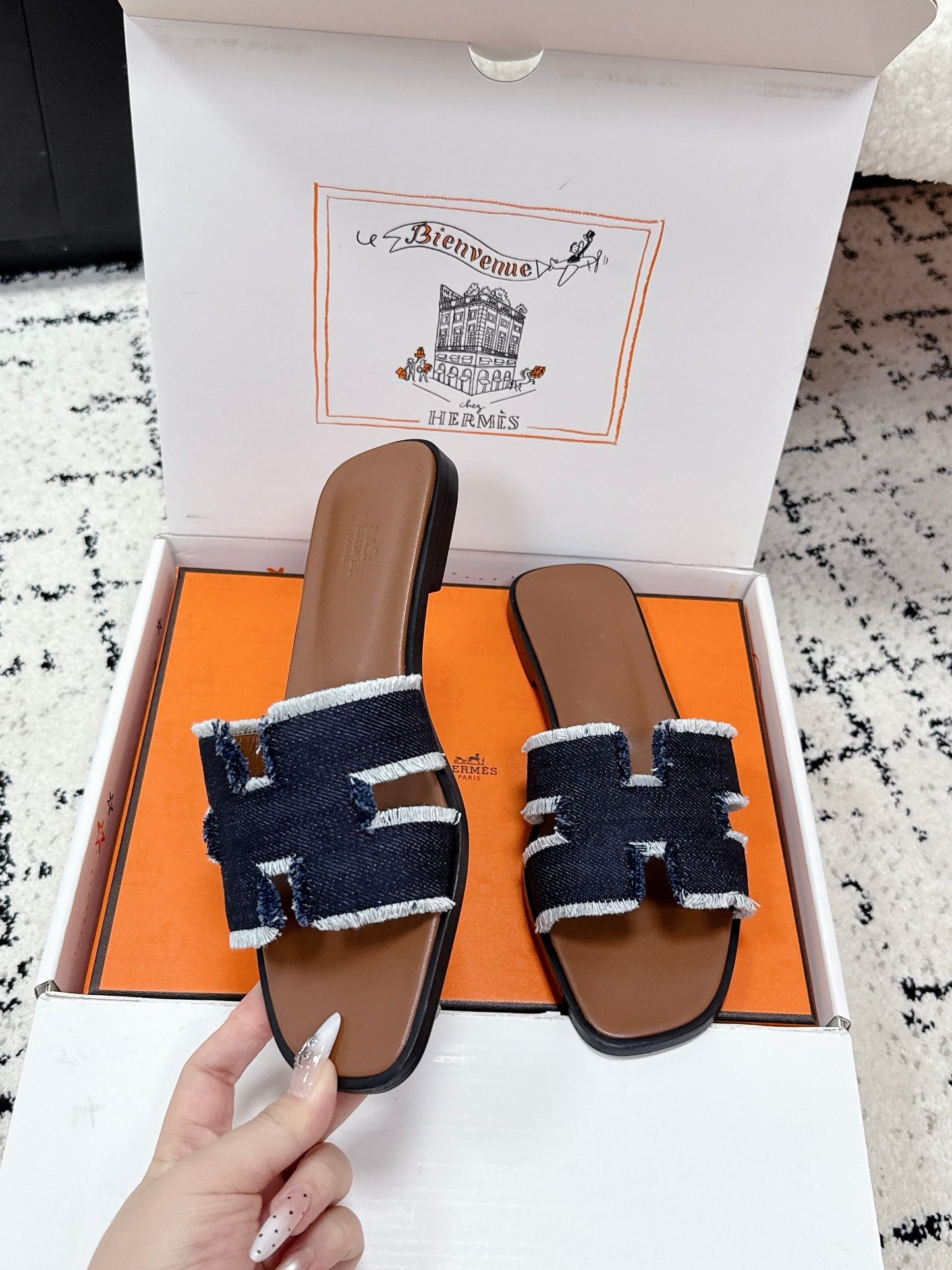 HM 26ss Oran Sandals Dark Brown Canvas Cowhide 617217