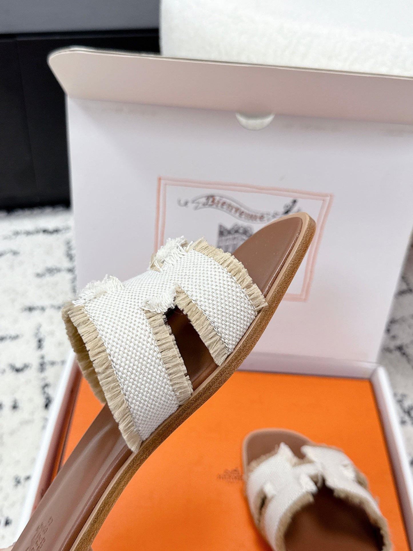 HM 26ss Oran Sandals Canvas Cowhide