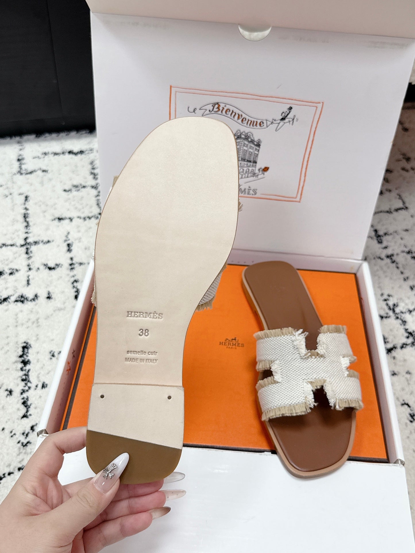HM 26ss Oran Sandals Canvas Cowhide