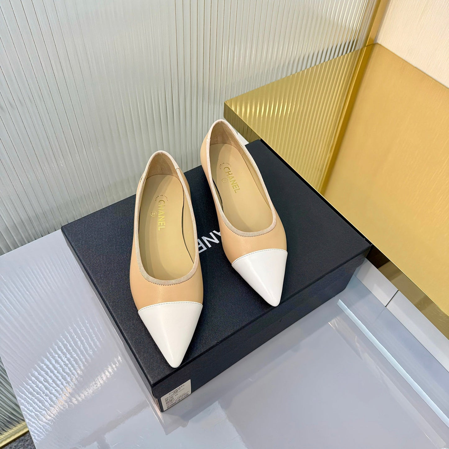 CC 2026 Ballet Flats Beige White Sheepskin 668125