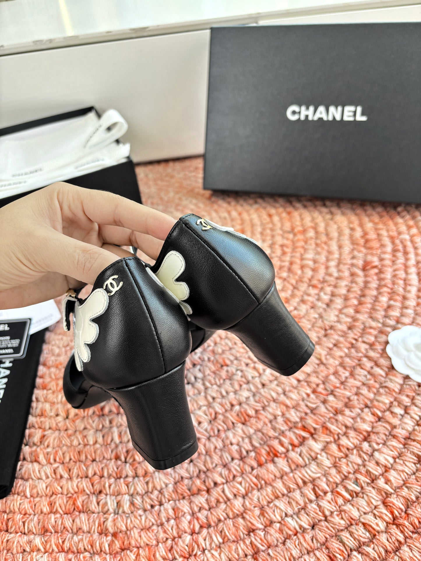 CC 26s Mary Jane Sandals Black White Sheepskin 648193