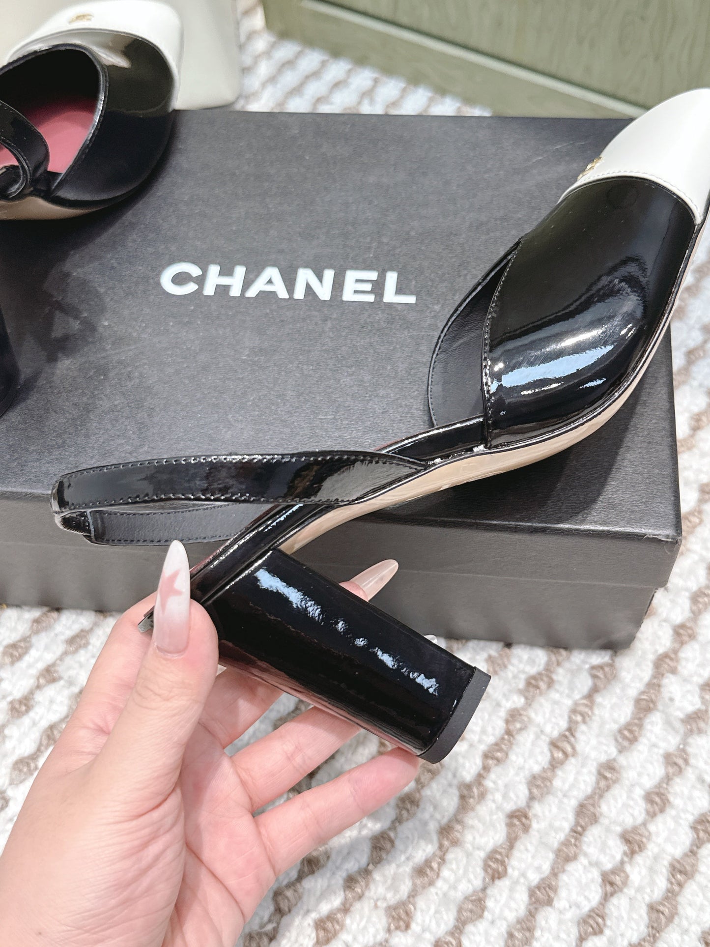 CC 26s Mary Jane Sandals 90 Black White Patent Leather 653549