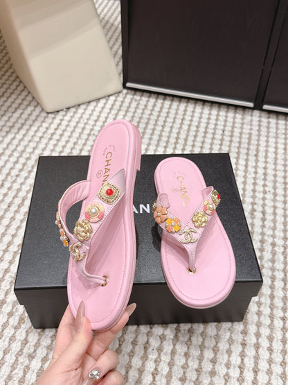 CC 26s Thong Sandals Pink Sheepskin Multicolor Charm 632362