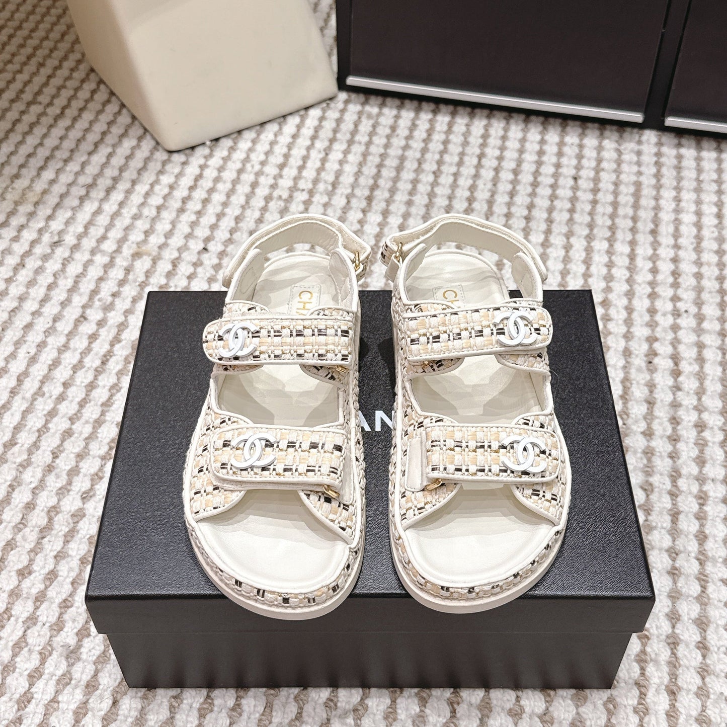 CC 26s Sandals Beige Leather Raffia 632399