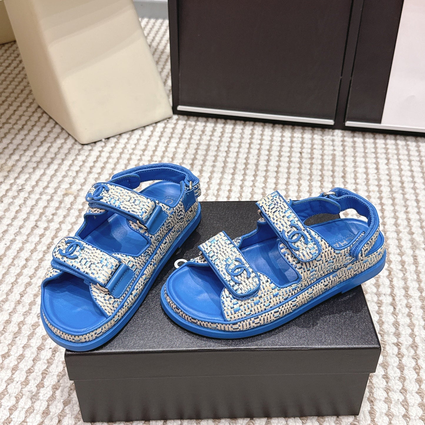 CC 26s Sandals Blue Beige Leather Raffia 632401