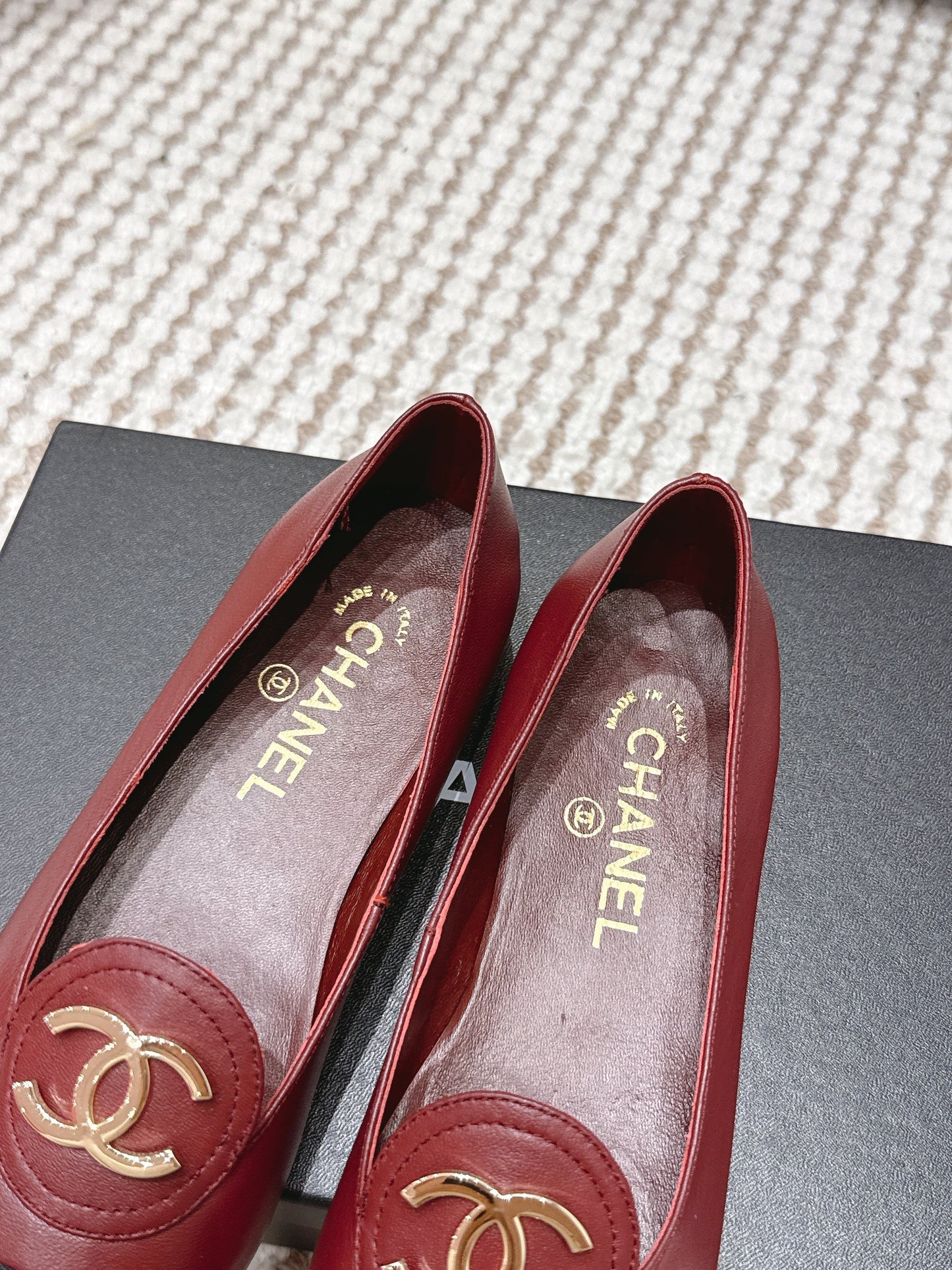 CC 26s Slip-on Flat Burgundy Black Calfskin 632342