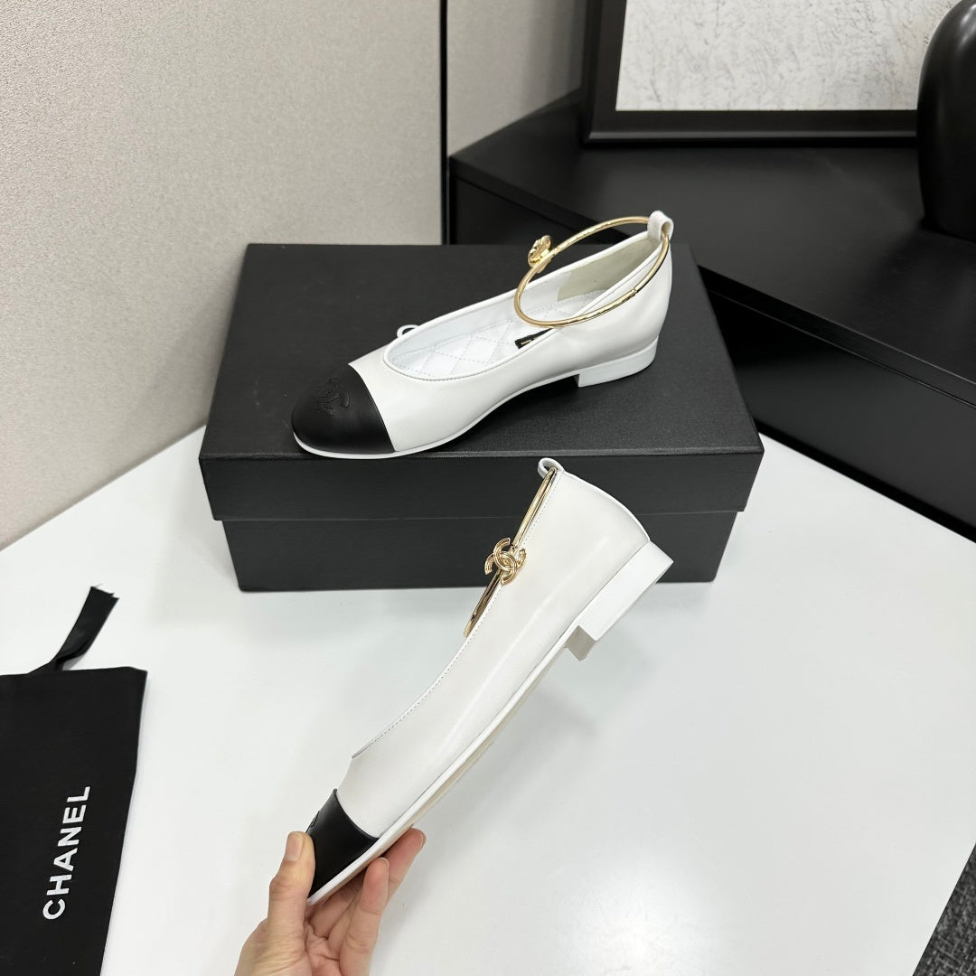 CC 26s Ballet Flats Ivory Black Sheepskin 626305