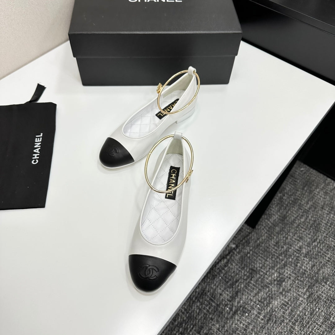 CC 26s Ballet Flats Ivory Black Sheepskin 626305