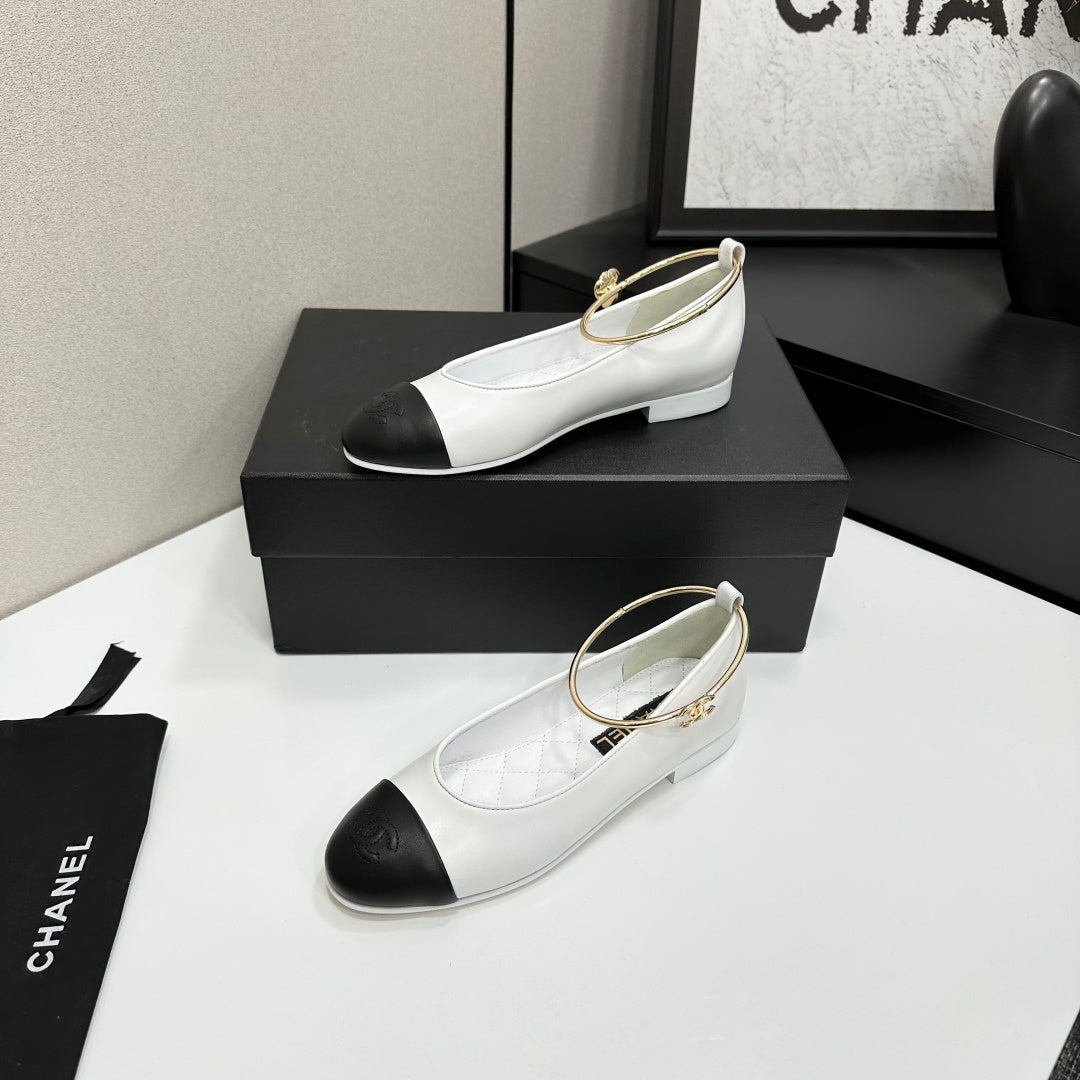 CC 26s Ballet Flats Ivory Black Sheepskin 626305