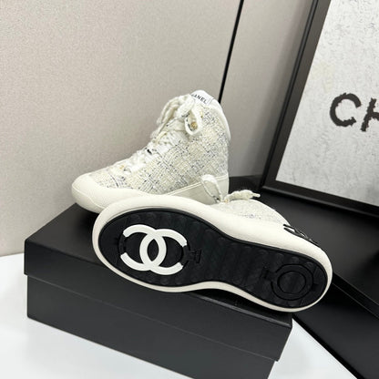 CC 26s Casual Sneakers Ivory Black Fabric Sheepskin 626369