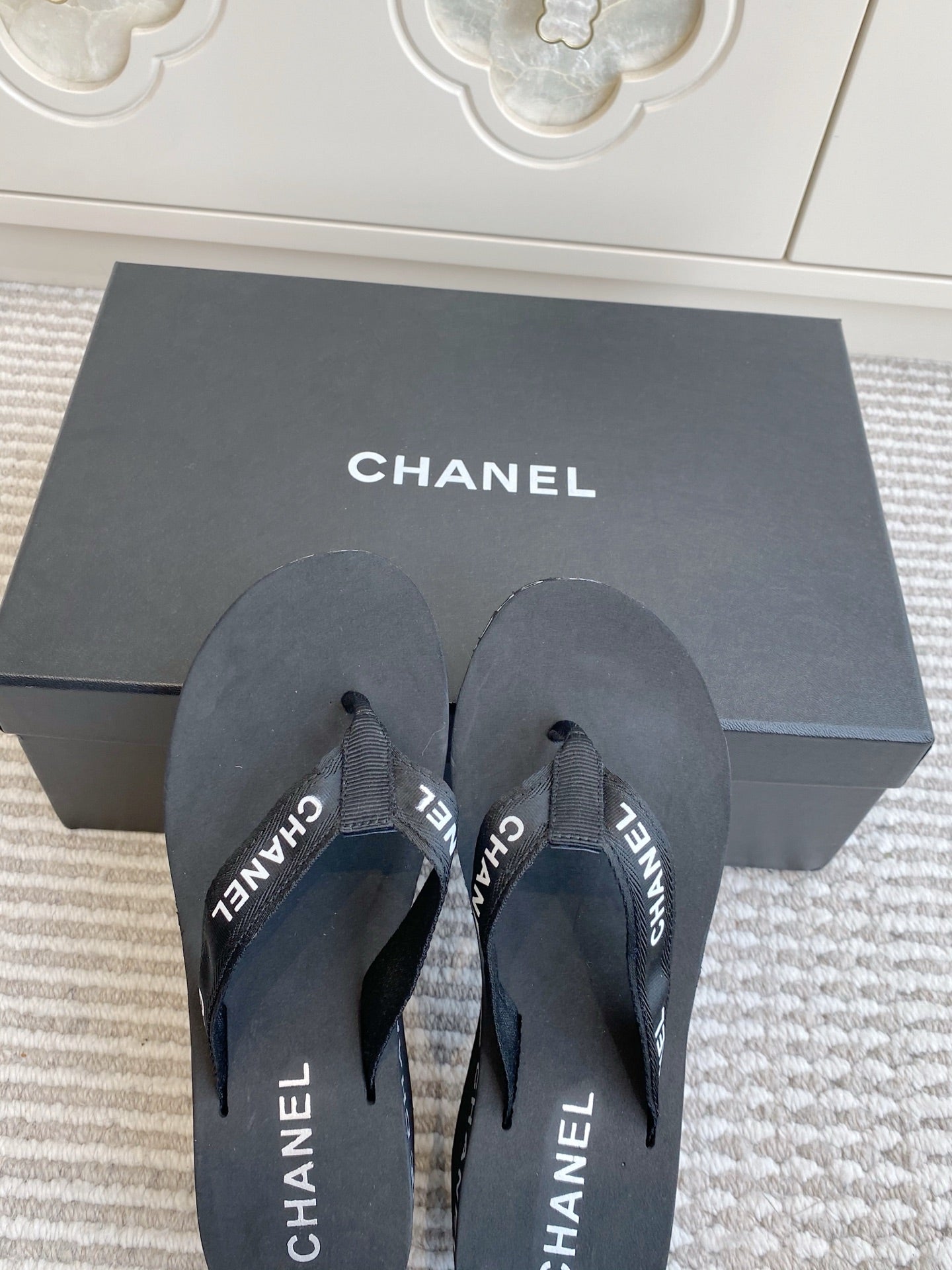 CC 26s Thong Sandals 65 Black Rubber Leather 647674
