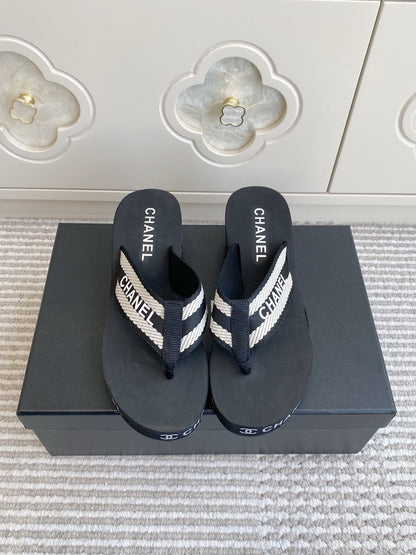 CC 26s Thong Sandals 65 Black White Rubber Leather 647677