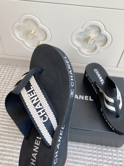 CC 26s Thong Sandals 65 Black White Rubber Leather 647677