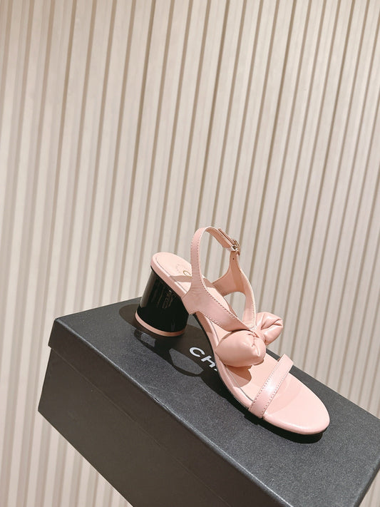 CC 26s Bow Sandals 55 Pink Cowhide 658466