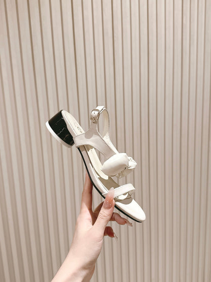 CC 26s Bow Sandals White Cowhide 658468