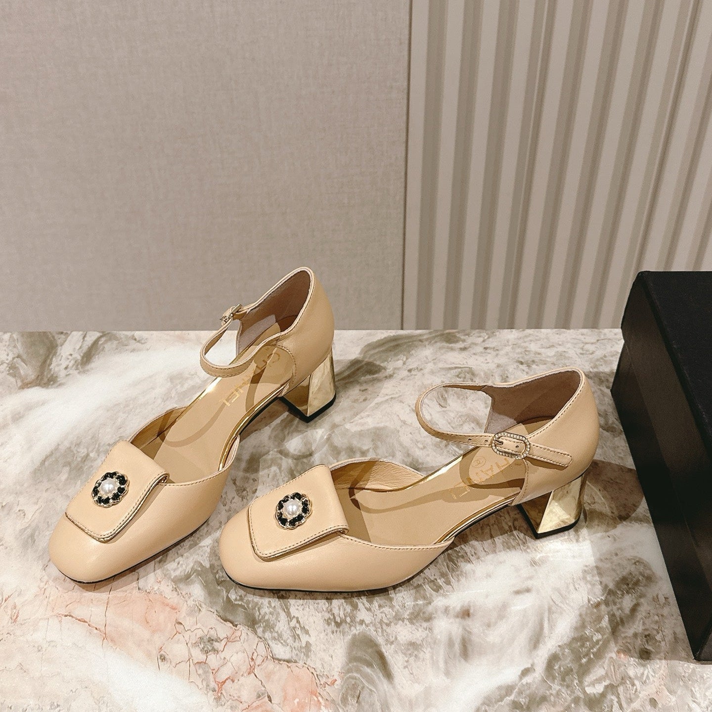 CC 26s Mary Jane Sandals 65 Beige Sheepskin 658473