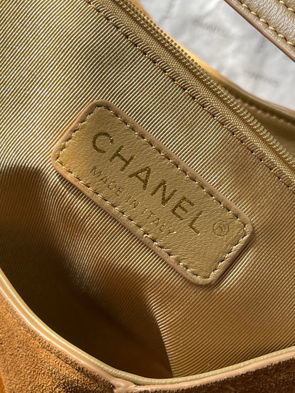 Chanel 2026 Hobo Beach Tote Bag 33cm Tan Suede