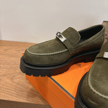 HM 26ss Loafers Olive Green Suede  Sliver Buckle 638432
