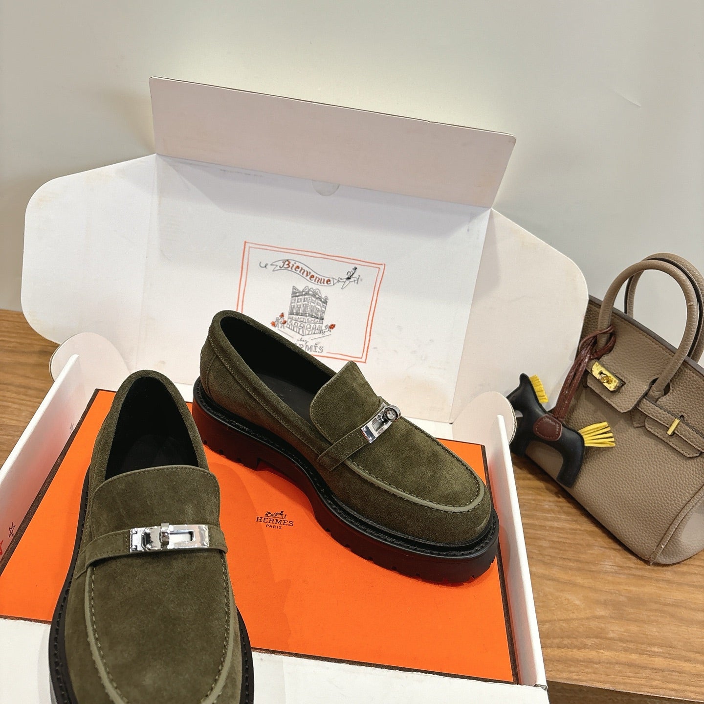HM 26ss Loafers Olive Green Suede  Sliver Buckle 638432
